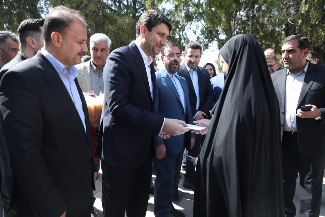 سفر استانی وزیر ارتباطات به استان فارس